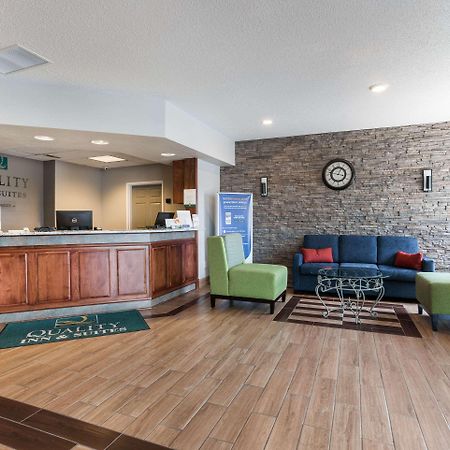 Quality Inn & Suites Ferdinand Екстериор снимка