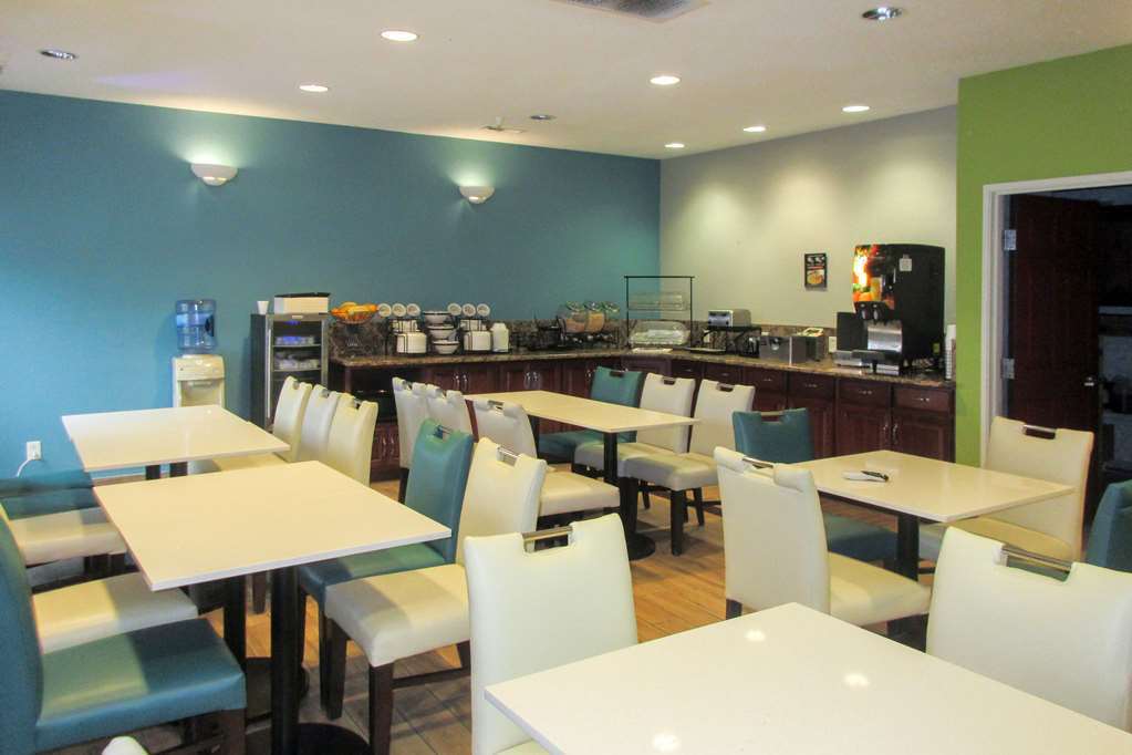 Quality Inn & Suites Ferdinand Ресторант снимка